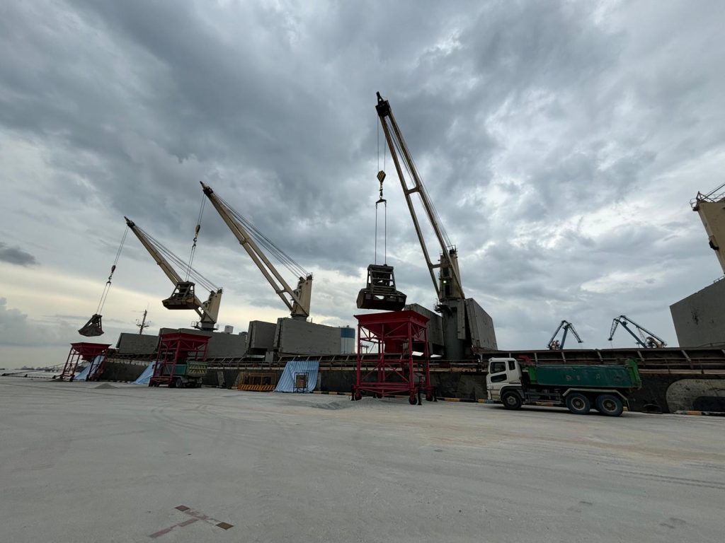 Stevedoring and Trucking Services at Jurong Port Ready-Mix Ecosystem - Image 4